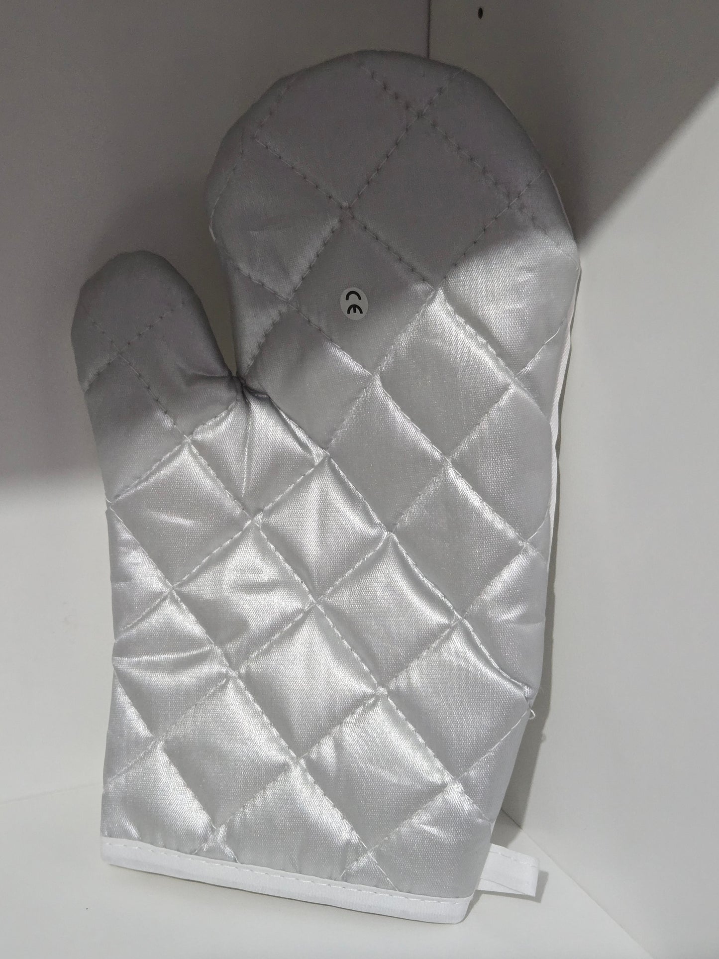Oven mitts and potholder