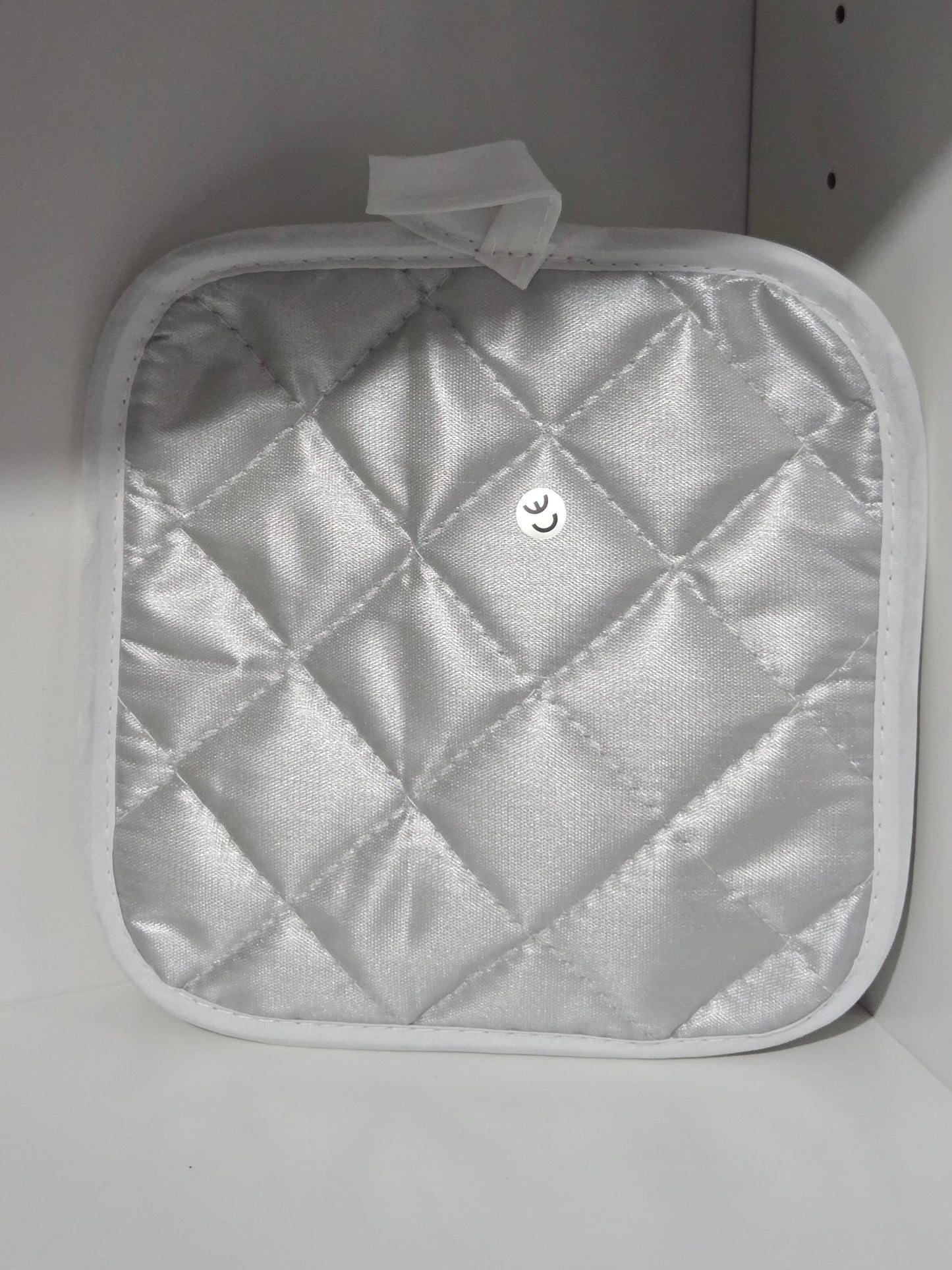 Oven mitts and potholder